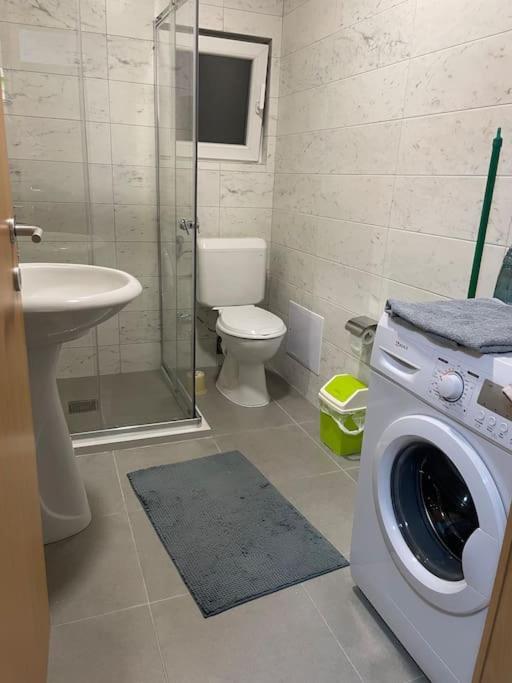 Sunny Prishtina Apartment بريشتاين المظهر الخارجي الصورة