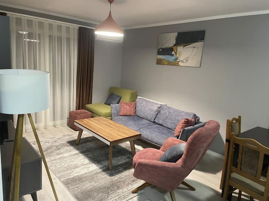 Sunny Prishtina Apartment بريشتاين المظهر الخارجي الصورة